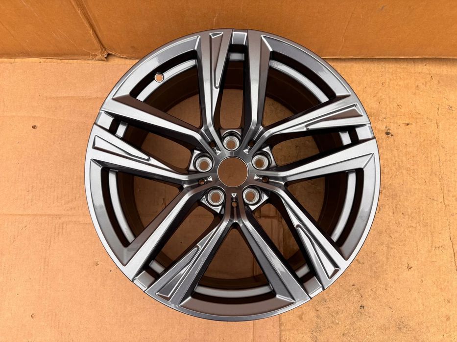 Oryginalna Nowa Felga Aluminiowa BMW I4 4 G26 G22 G23 G24 8.5 8.5J 18 IS36 ET36 5x112 5A1E212 6896768 36116896768