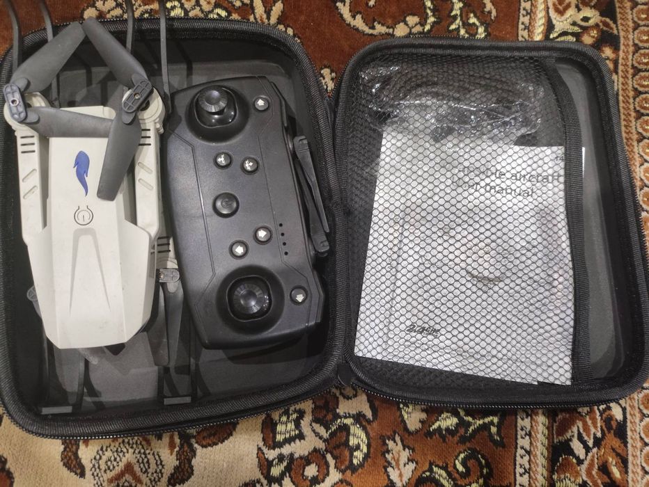 Квадрокоптер дитячий БЕЗ АКУМУЛЯТОРА із камерою Drone E88 PRO — Раді