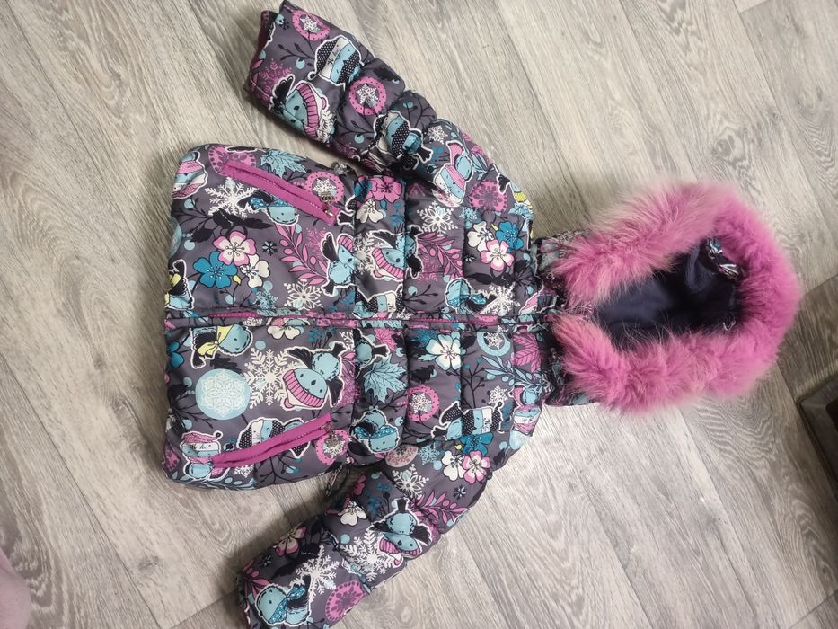 Зимова курточка на дівчинку