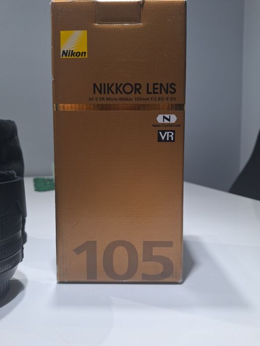 Nikon D5100 + obiektyw Nikon NIKKOR LENS 105