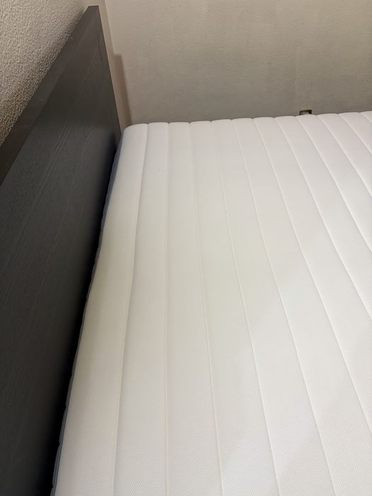 Cama e colchao Ikea