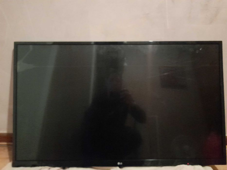 TV LG 43”  – Ecrã Partido – Para Peças