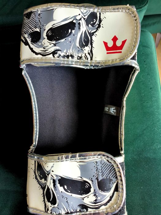 Vendo luvas de boxe e caneleiras