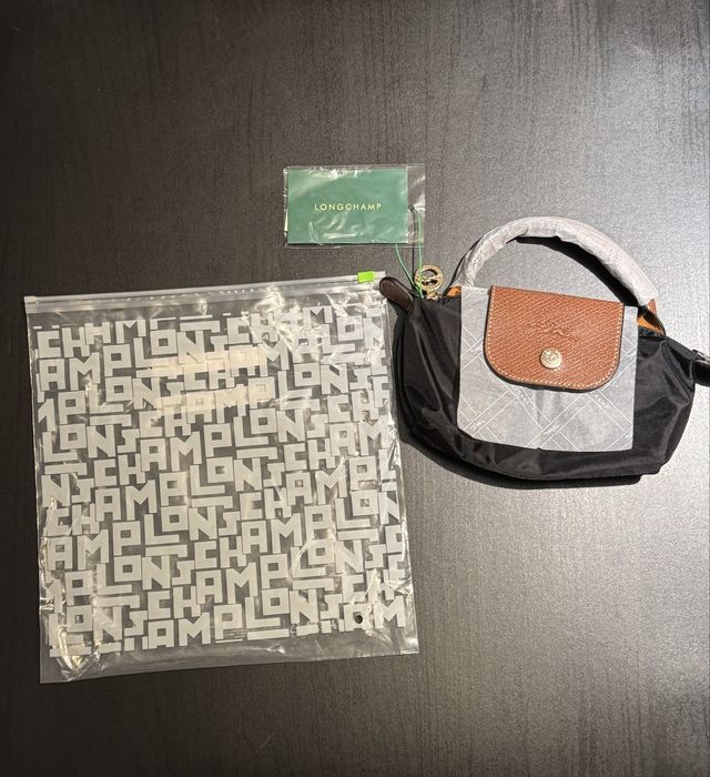 Pouch Longchamp Preta