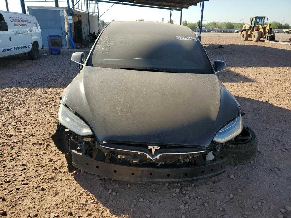 TESLA MODEL X P90D Performance