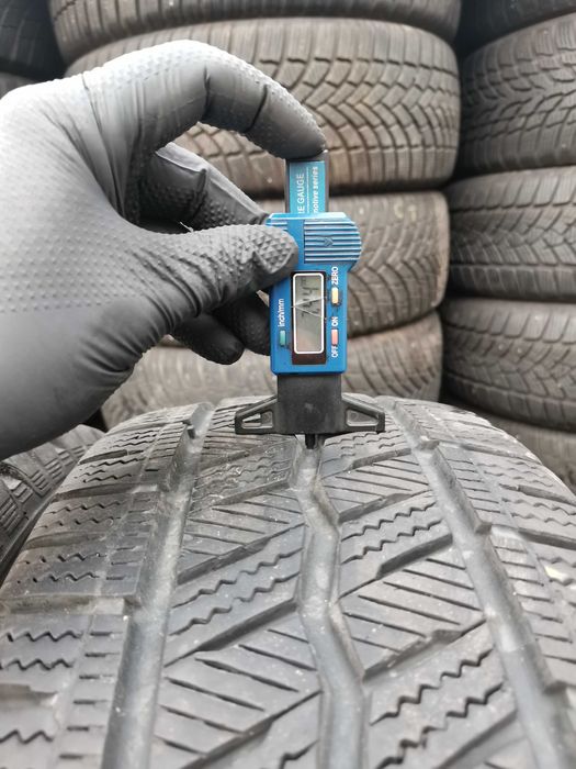 bus zima Hankook 215/65/16C z 2021r 7.5mm 2szt