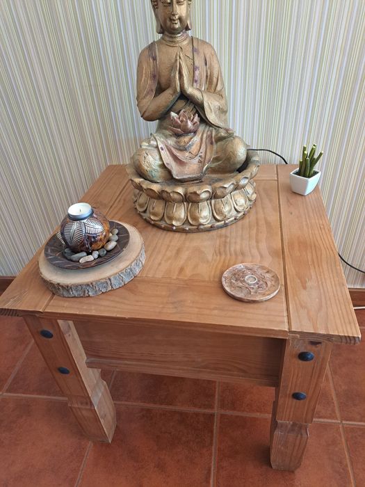 Mesa de apoio quadrada