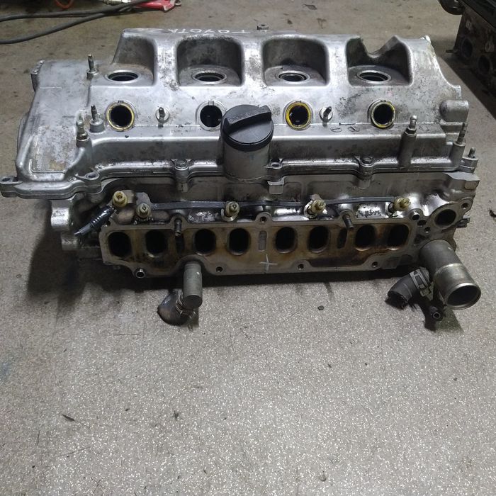 ГБЦ головка блока циліндрів Toyota Avensis T25 RAV4 2.2 DIESEL.