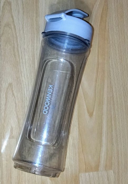 Спортивная бутылка для воды .750 мл.