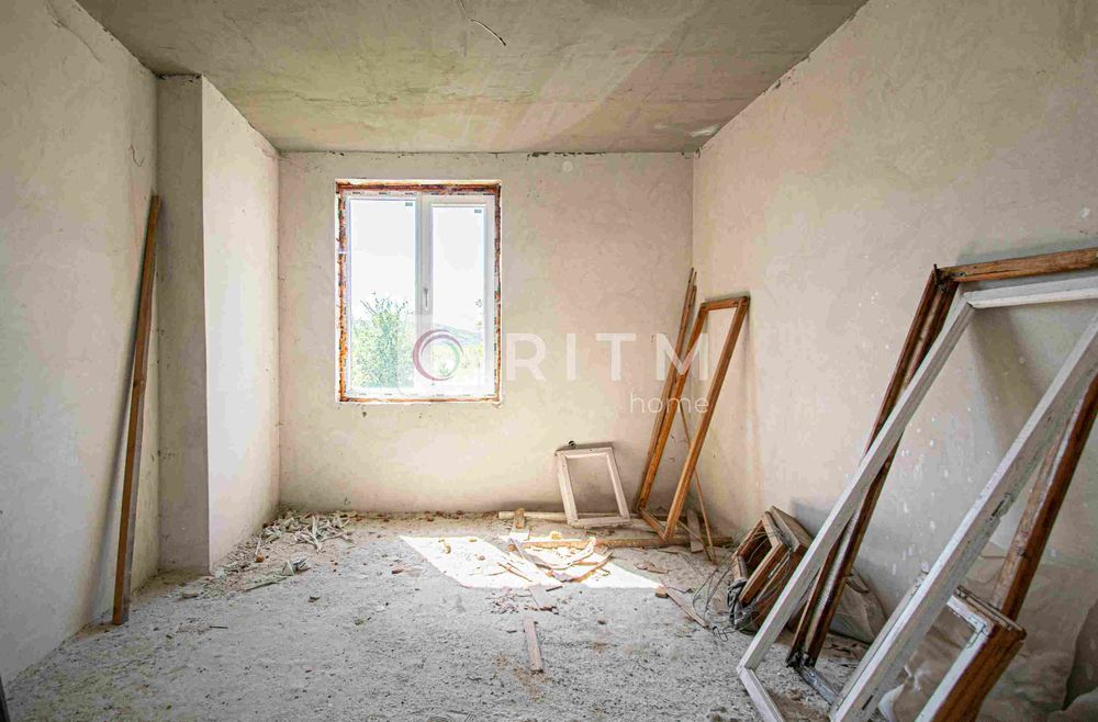 Будинок 200 м2  за вул. Топольна (м. Бережани)