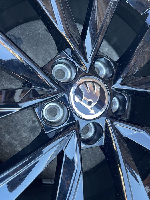 Диски.  Шкода. R16/5/100/7J/ET46.