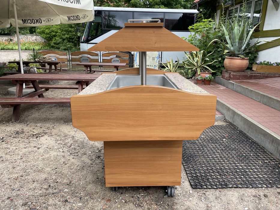 Bar sałatkowy, lada, witryna