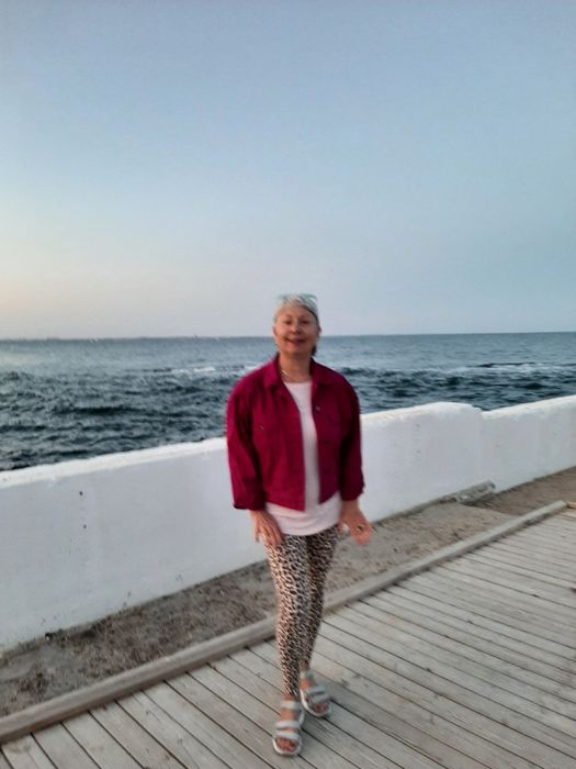 Няня для прогулки.