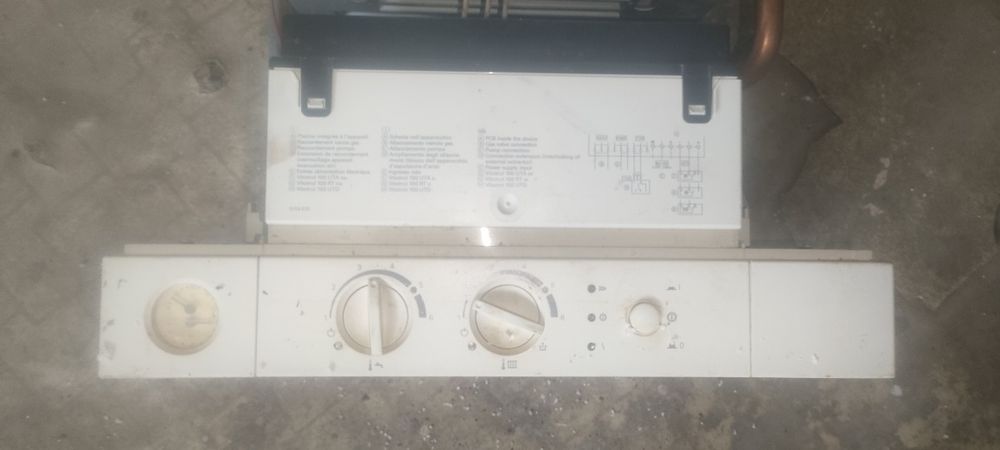 Газовий котел Viessmann Vitopend 100 WH1B на запчастини або ремонт
