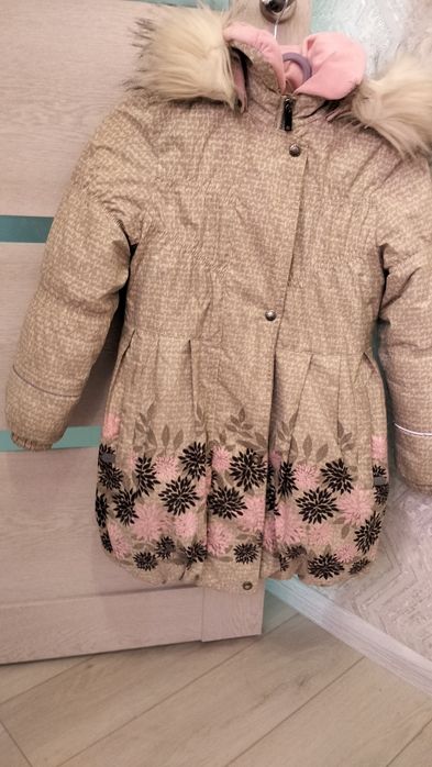 Дуже теплий плащик.