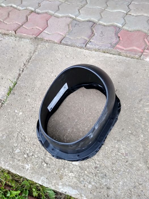 Przejście antenowe do blachodachówek