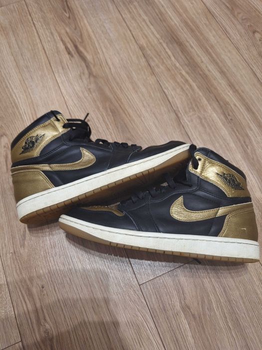 Buty Nike Jordan 1 Retro High og black metallic gold rozm. 44