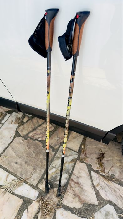 Bastões de caminhada ou bastões de trekking