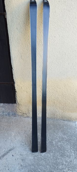 Narty nigdy nie używane.