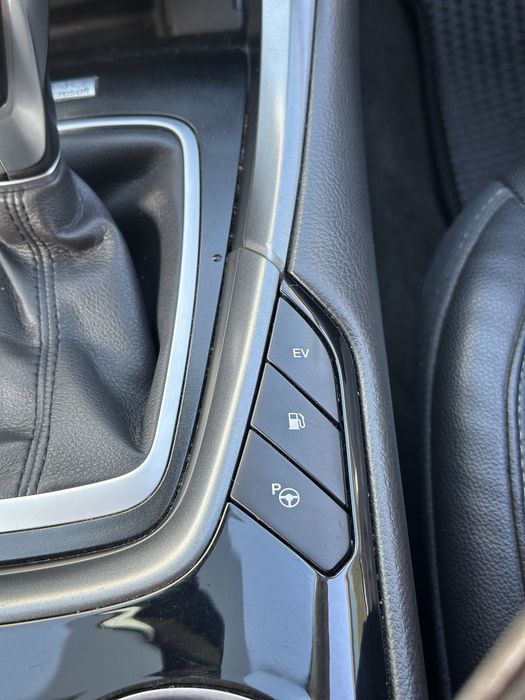 Ford Fusion Hybrid PHEV  Titanium