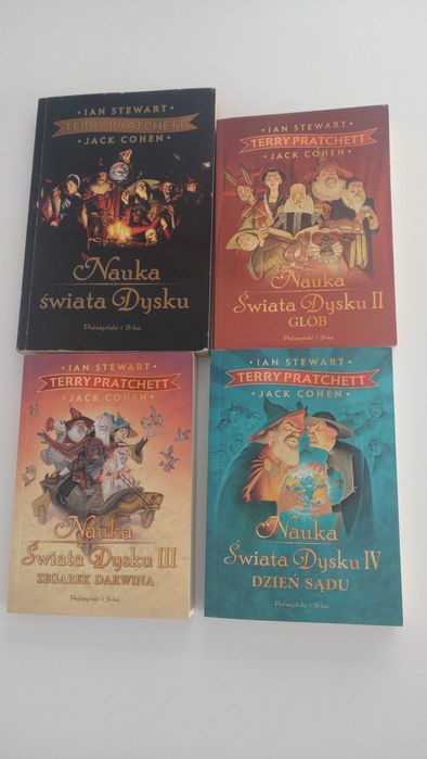 "Nauka Świata Dysku" Tom 1, Tom 2 Glob, Tom 3 Zegarek Darwina, Tom 4 Dzień Sądu - Terry Pratchett - UNIKAT