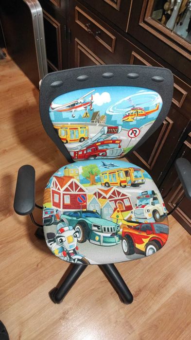 Krzesło obrotowe dla dziecka