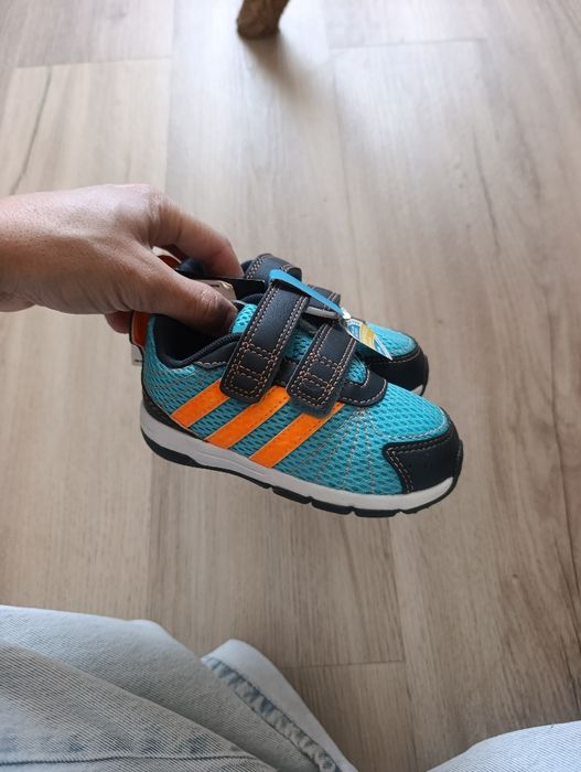 Sapatilhas adidas criança/ menino