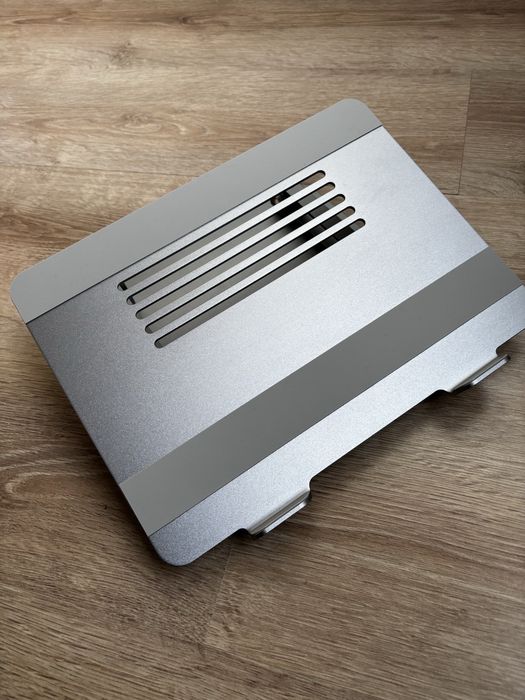 Stojak pod laptopa
