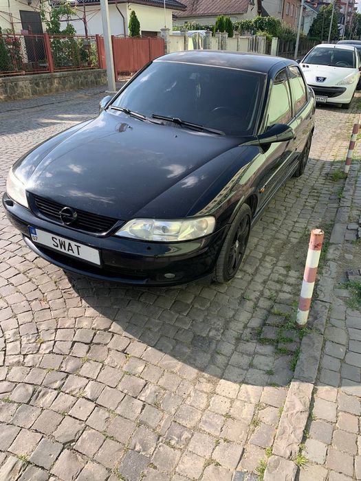 Opel vectra 1.8    2400$ + торг