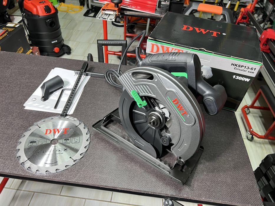 Дисковая пила DWT HKSP13-61 - 1300 Вт, 185 мм диск, пропил 65 мм