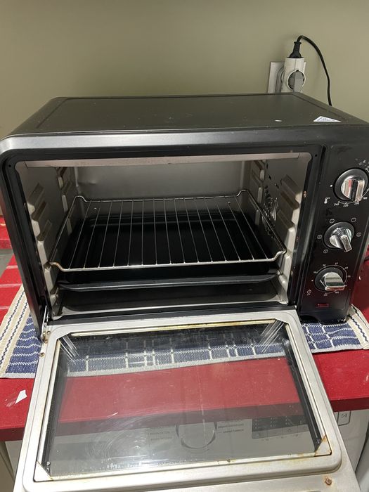 Forno pequeno praticamente novo