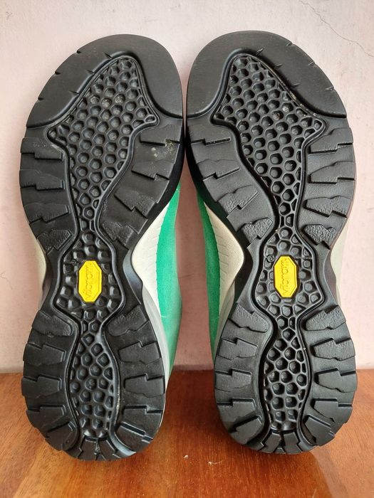 Кроси трекінгові фірми scarpa mojito оригінал 

Розмір по бірці:
UK 8