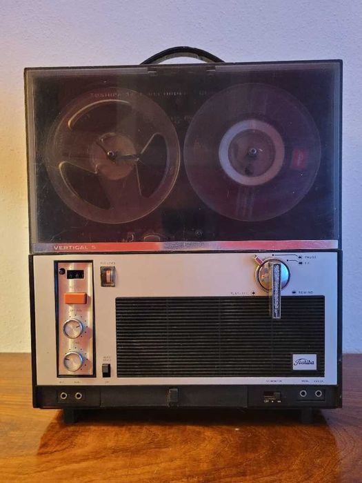 Vintage 1960 Toshiba Tape Recorder GT601V Gravador antigo c/ Bobines