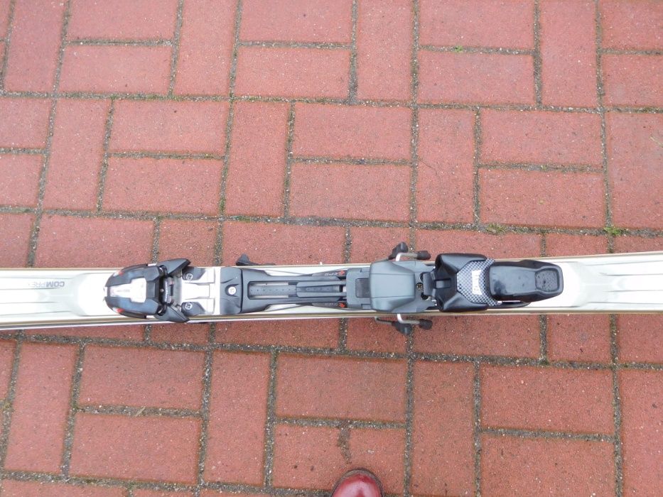 narty z kijkami w dobrym stanie
