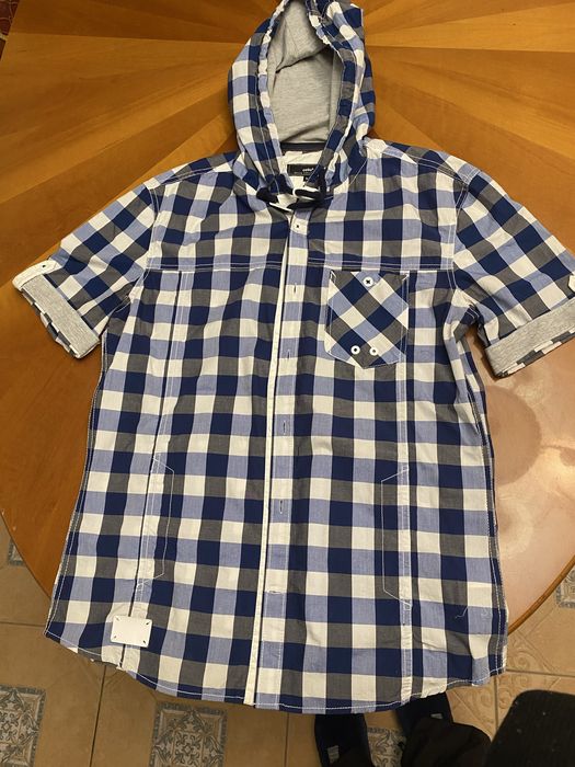 Чоловіча сорочка з капюшоном