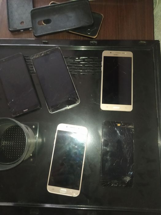 Продам телефоны на запчасти или востоновление