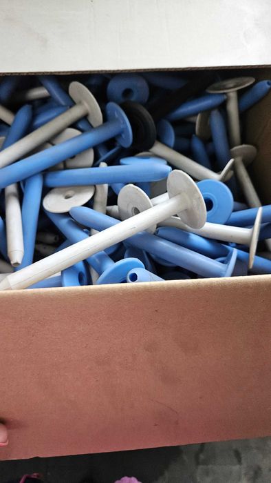 Tuleje do mocowania dachów kołek teleskopowy 165 mm z wkrętem 100 szt.