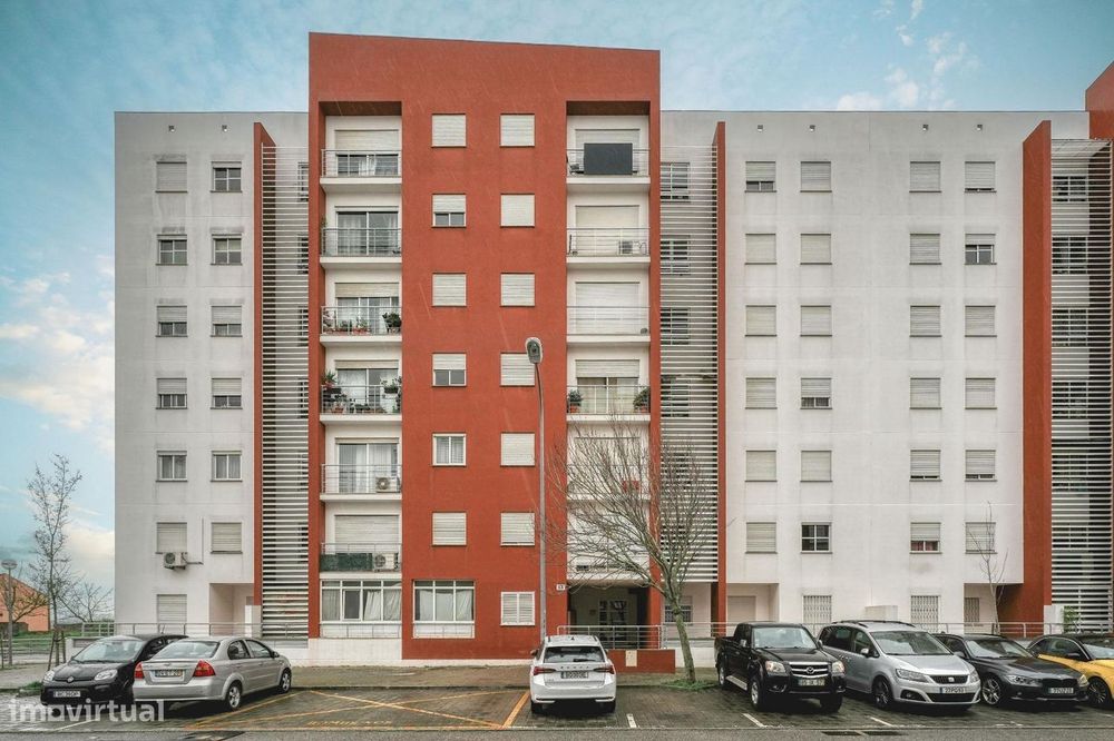 T3 com Varanda, Garagem e Elevador em Santa Clara, Lisboa — Santa Clara, Lisboa