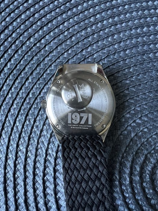 Zegarek Q Timex x Coca-Cola 1971 Unity Collection "Peace" TW2V25800, Full Set