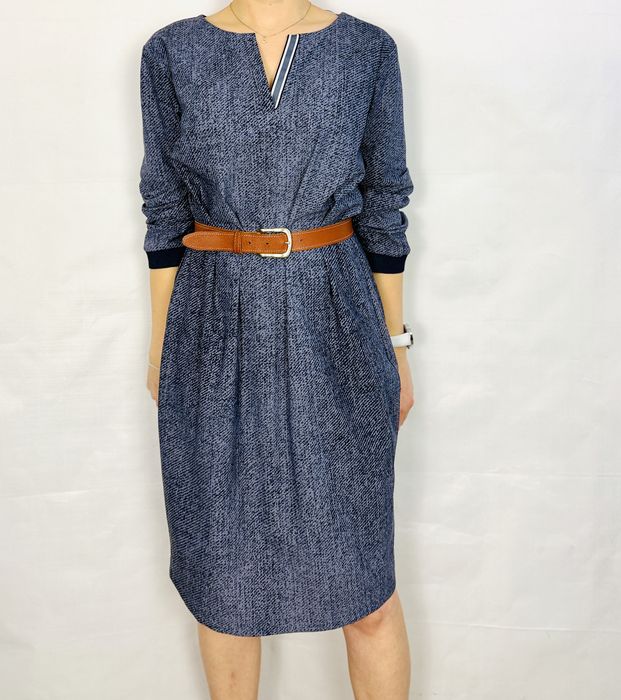 Granatowa sukienka z dekoltem V XXL 44