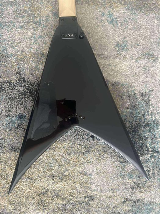 Gitara elektryczna Jackson JS32T King V + akcesoria