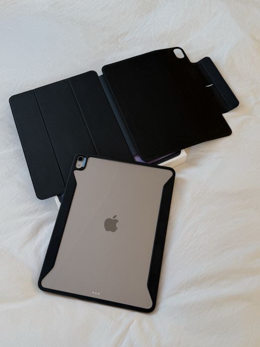 Ipad Air 13” M3 (2025) 128 GB Wi-Fi Space Gray + etui ESR Rebound 350