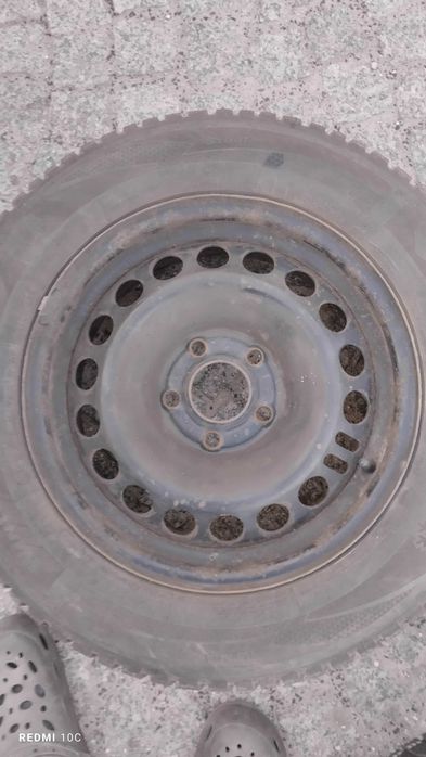 Sprzedam4 szt. felg+opony zim. Hankok195/65/R15opel Zafira B,Astra H,J