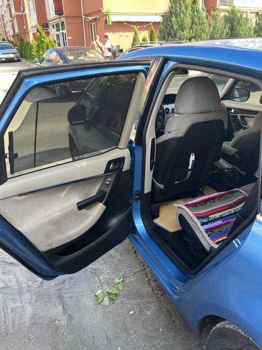Продам Citroen C4 Picasso 2010 (коробка автомат - робот)