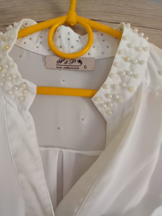 Koszula biała z perelkami