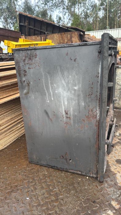 fogão a lenha em bom estado