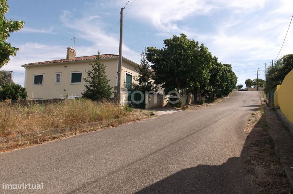 Terreno Urbano Em Tomar — Carregueiros, Santarém
