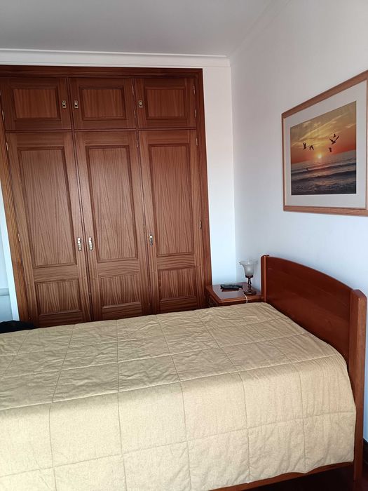 Quarto para arrendar a estudantes universitários