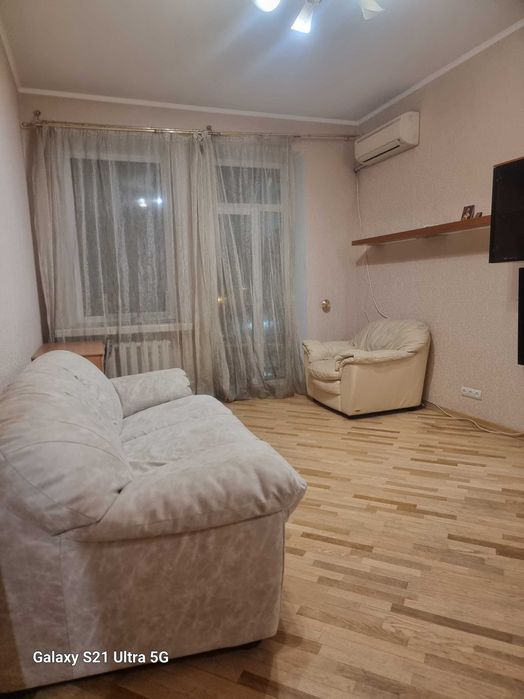Продам 3 кв вул. Свободи ( Іванова) 12/16, до метро -4 хвилини