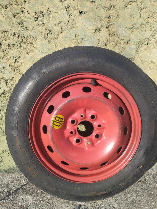 Pneu sobressalente Pirelli